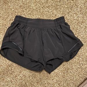 Lululemon size 4 hotty hot low-rise shorts